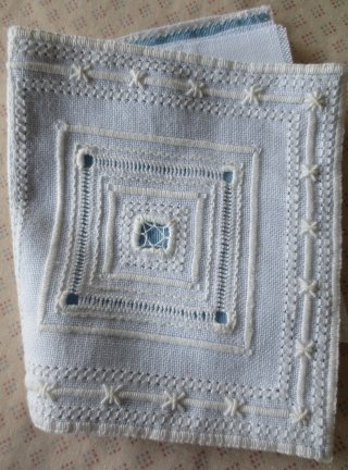 Pulled thread case